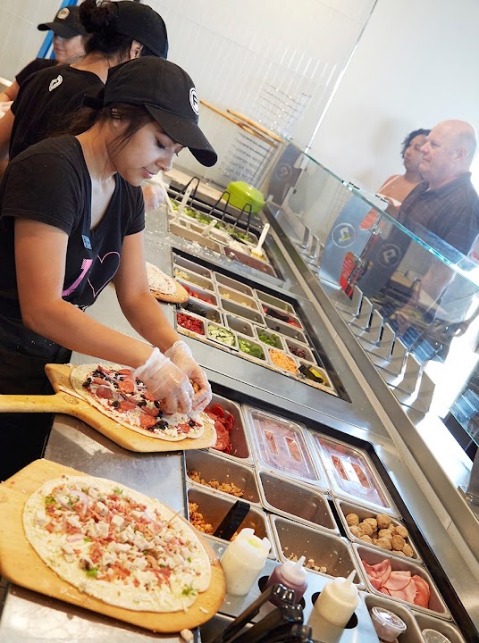 Pieology at Flamingo Crossings Town Center