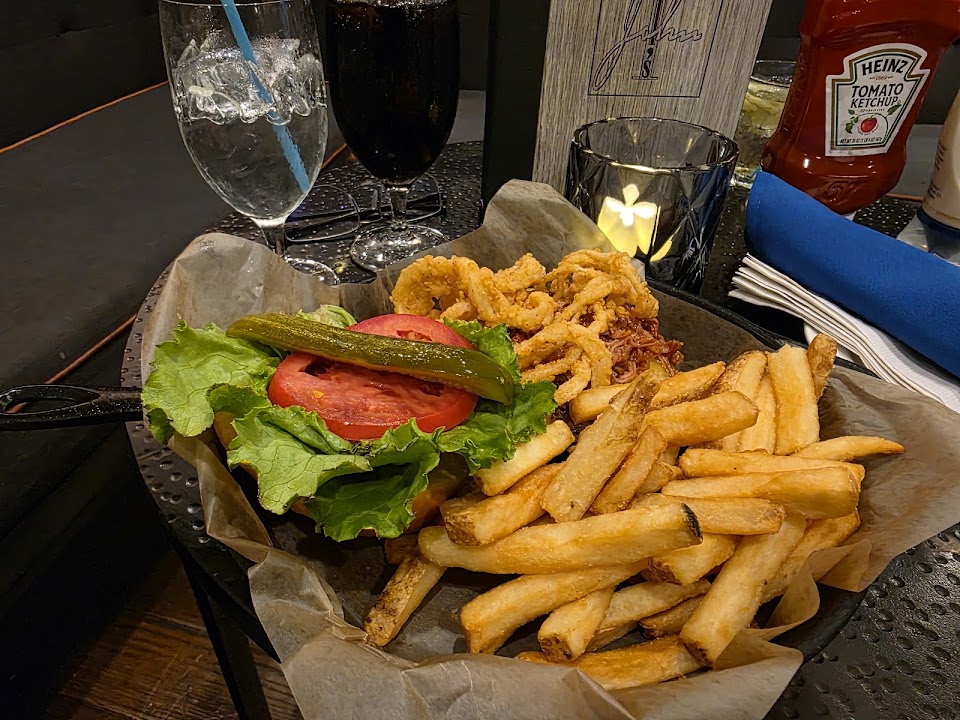 Rum Largo Poolside Bar & Cafe