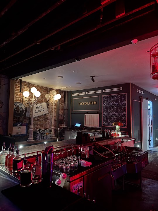 The Robinson Cocktail Room